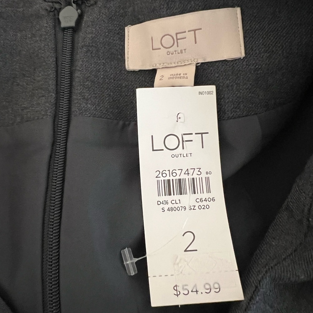 NWT! LOFT Charcoal Gray Bow-Detail Wrap Mini Skirt. Size 2. - Picture 6 of 8